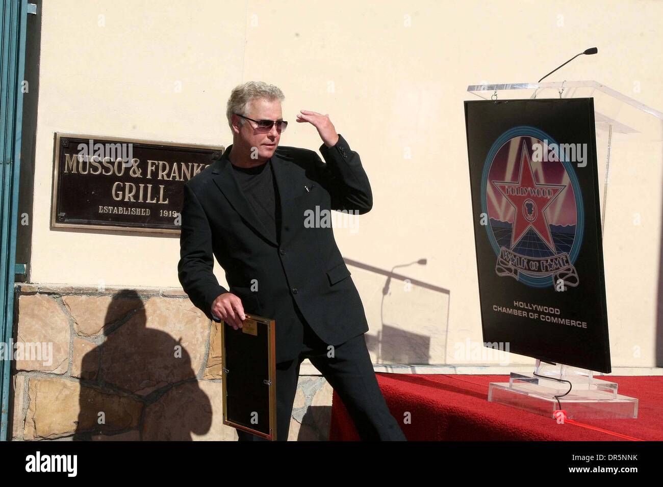 J14131CHW.WILLIAM PETERSEN HONORÉ AVEC UNE ÉTOILE SUR LE Hollywood Walk of Fame .HOLLYWOOD BOULEVARD À L'HISTORIQUE MUSSO & Frank, Hollywood, CA .02/03/09.WILLIAM PETERSEN .PHOTO : CLINTON H. WALLACE-PHOTOMUNDO-GLOBE PHOTOS INC.(Image Crédit : © Clinton Wallace/Globe Photos/ZUMAPRESS.com) Banque D'Images