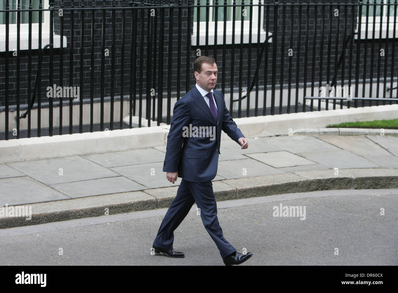 Apr 01, 2009 - Londres, Angleterre, Royaume-Uni - Le président russe Dmitri Medvedev arrive au 10 Downing Street pour les pourparlers. (Crédit Image : © PhotoXpress/ZUMA Press) RESTRICTIONS : * l'Amérique du Nord et du sud de l'homme seulement * Banque D'Images