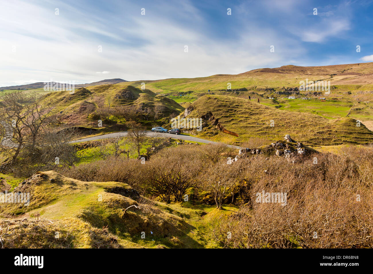 (La Fée) Faerie Glen près de l'UIG. Un étrange et merveilleux paysage miniature de Grassy, collines en forme de cône sur l'île de Skye. Banque D'Images