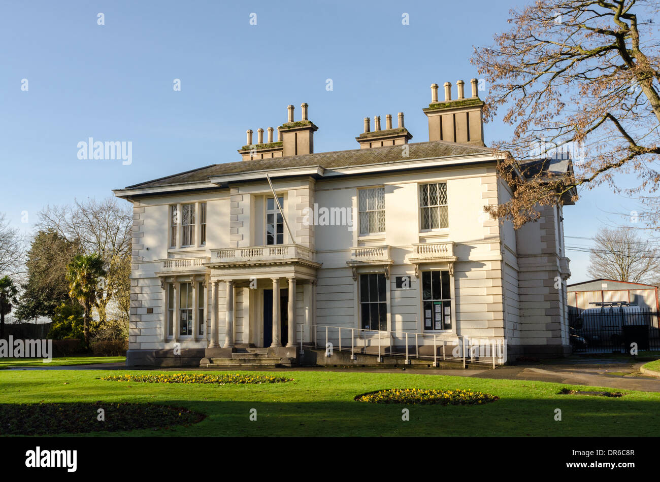 Ward End Park House, également connu sous le nom de la Maison Blanche, est administré par Birmingham City Council Banque D'Images