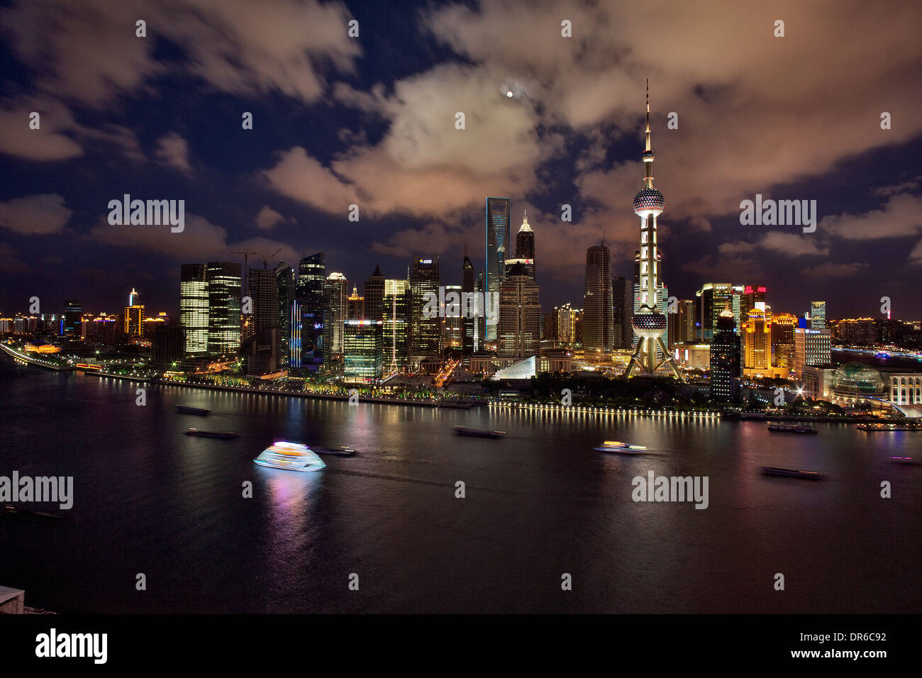 Shanghai cityscape at night Banque D'Images