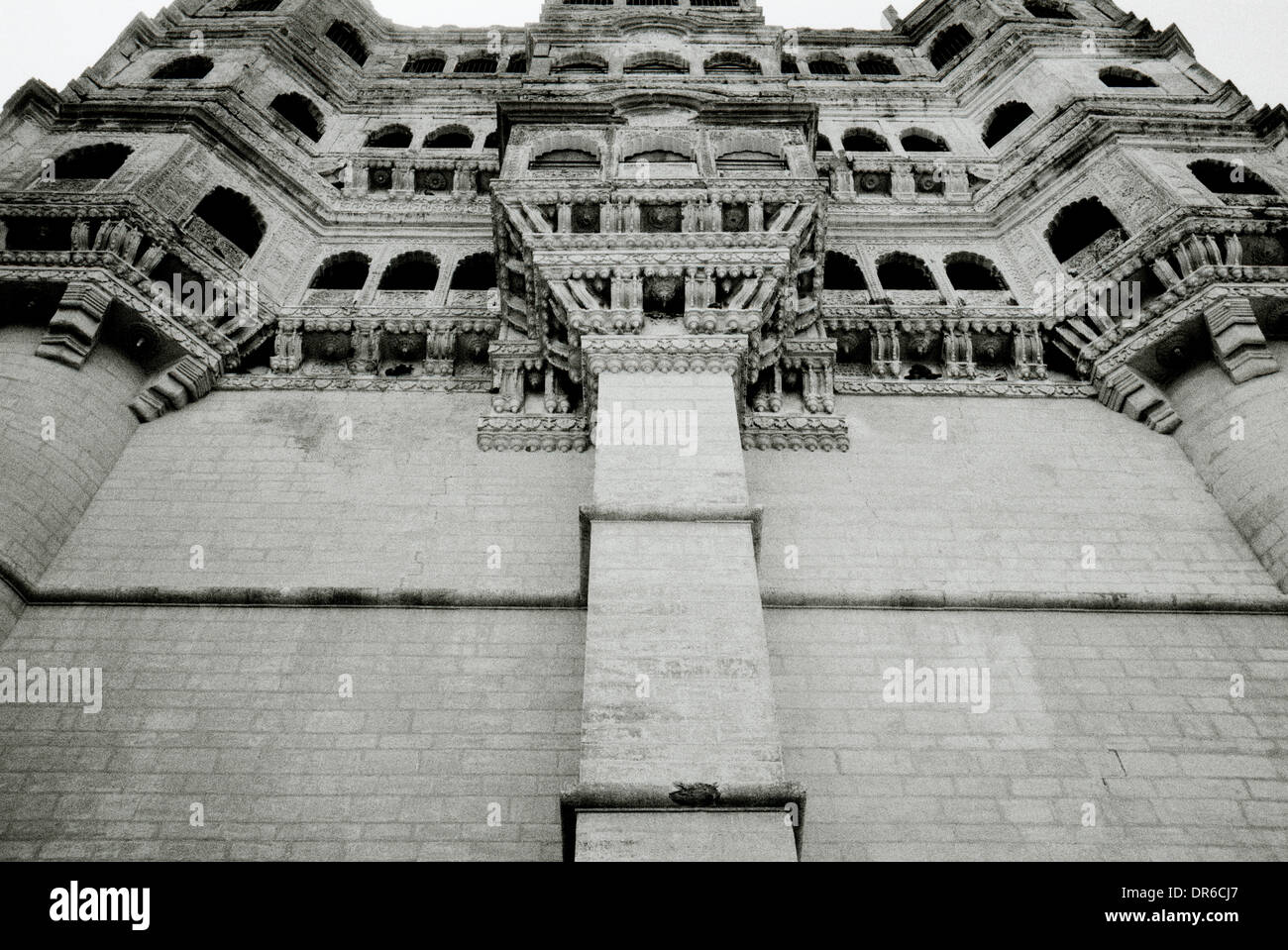 La Mehrangarh Fort de Jodhpur au Rajasthan en Inde en Asie du Sud. Architecture Bâtiment historique de l'histoire indienne ancienne Billet Wanderlust Banque D'Images