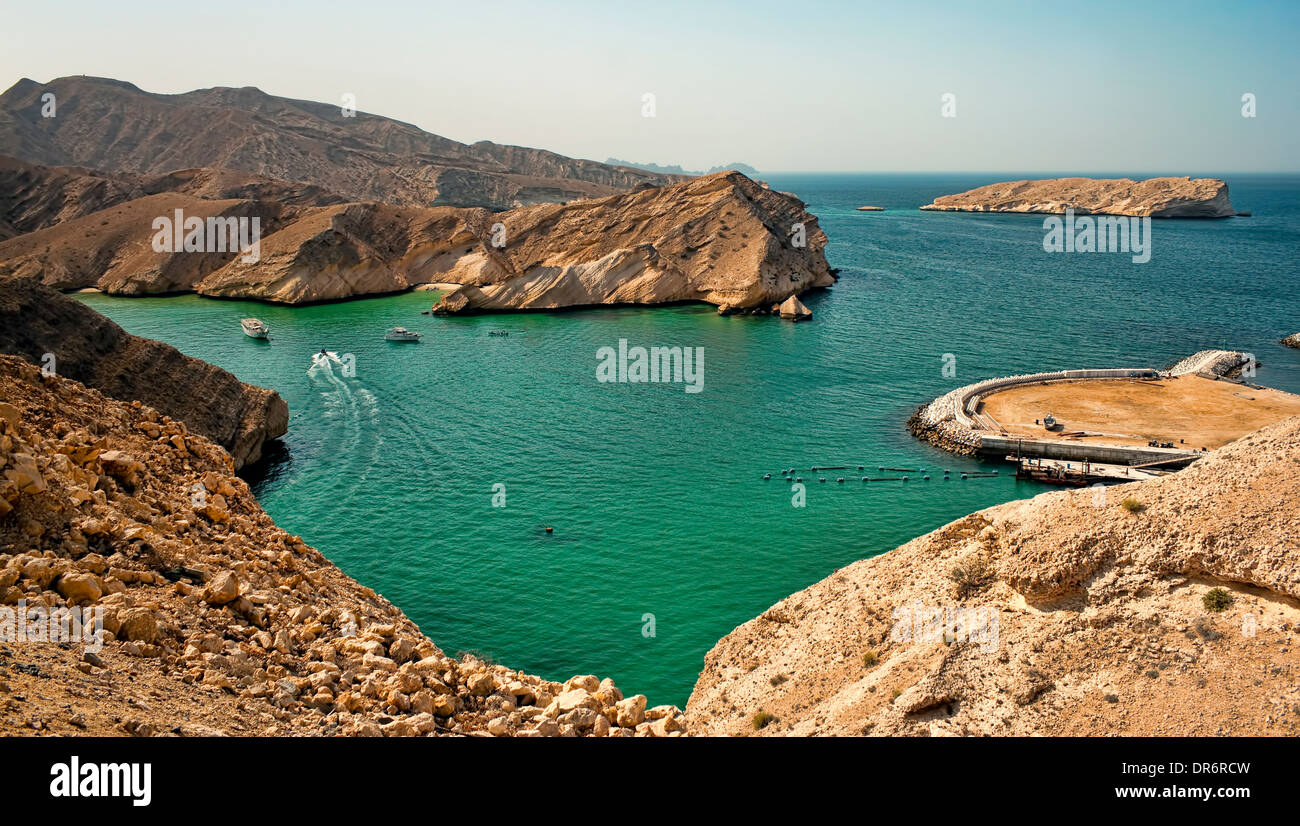 Belle plage et croisière à Muscat, Oman Banque D'Images
