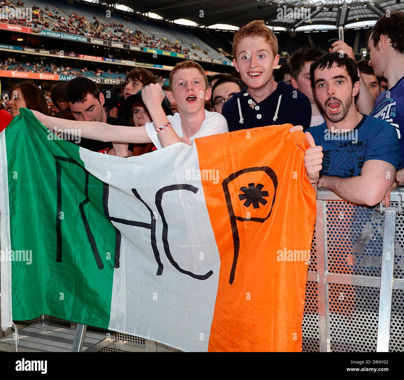 Fans les Red Hot Chili Peppers effectuer au Croke Park de Dublin, Irlande - 26.06.12 Banque D'Images