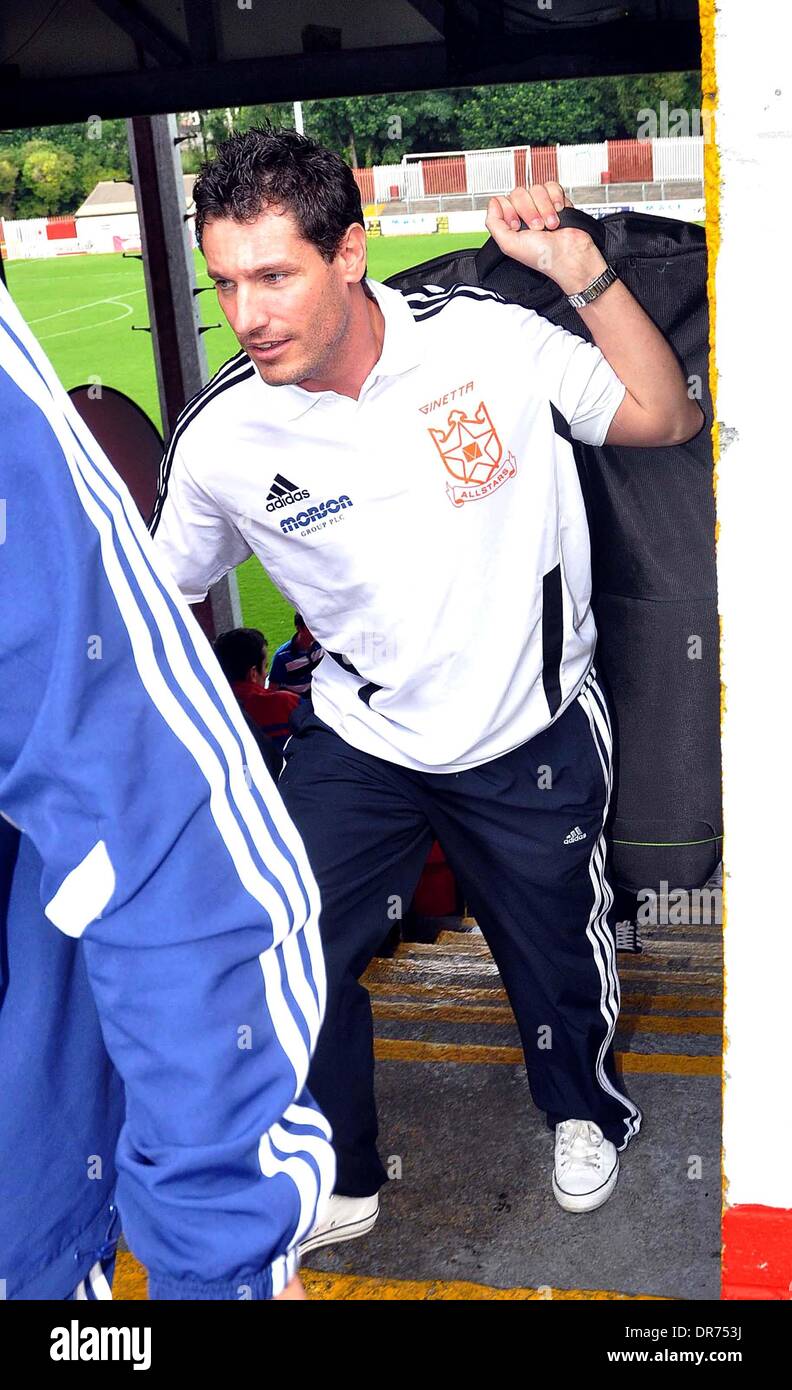 Dean Gaffney stars de télévision arrivant à Richmond Park, terrain de football à assister à un match des célébrités Dublin, Irlande - 07.07.12 Banque D'Images