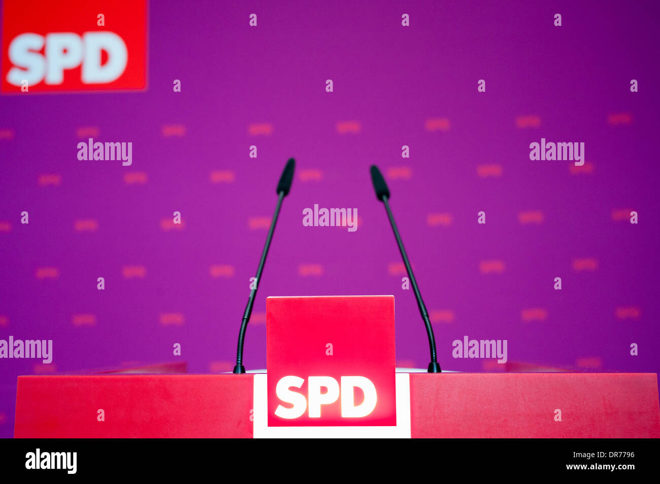 Berlin, Allemagne. Le 14 janvier 2014. Sigmar Gabriel (le Vice-chancelier allemand) donne une conférence de presse au siège de la SPD. Goncalo Silva/Alamy Live News Banque D'Images
