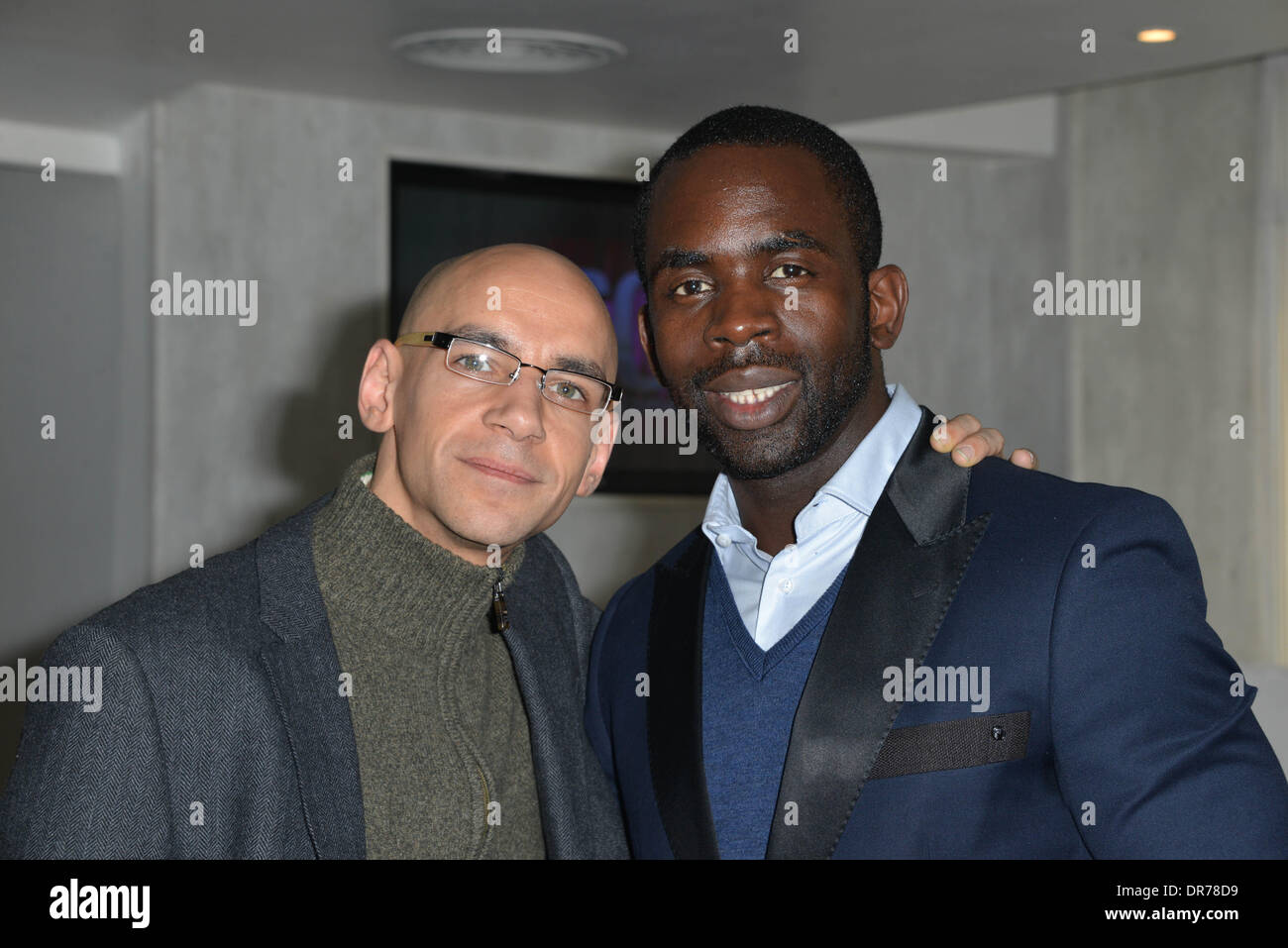 London, UK:Fraser Agros et Jimmy Akingbola MediaSKIN participe au Salon de l'ont à offrir de grand standing,1 Leicester Square à Londres, le 20 janvier 2014 Credit : Voir Li/Alamy Live News Banque D'Images