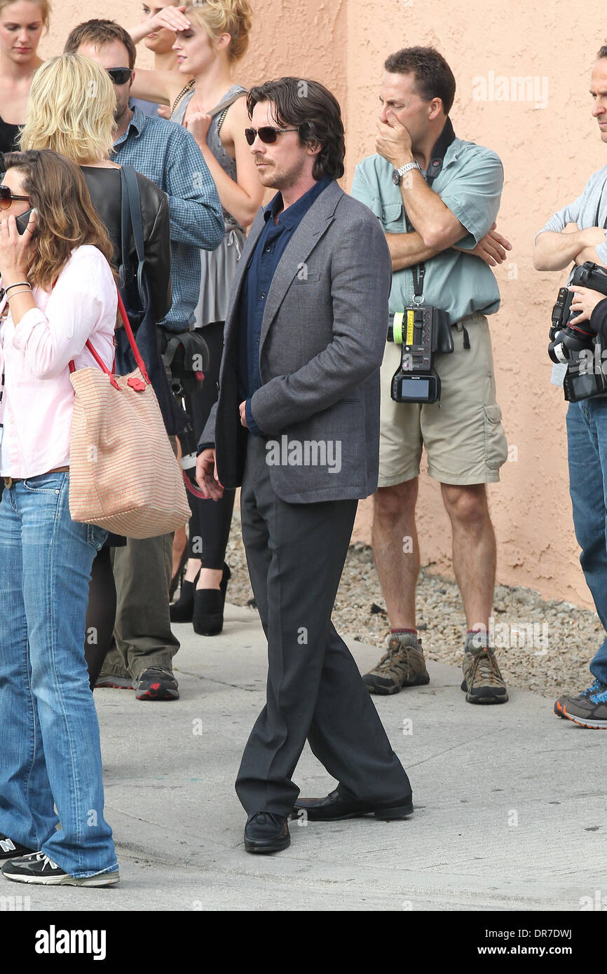 Christian Bale sur le tournage dans Venice Beach emplacement pour le  nouveau film 'Knight of cups', réalisé par Terrence Malick Los Angeles,  Californie - 13.06.12 Photo Stock - Alamy