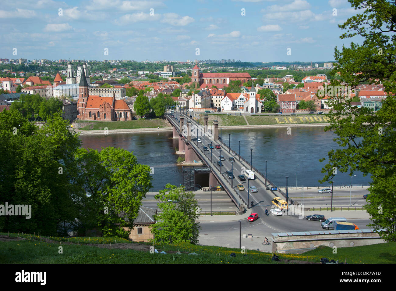 Vue depuis la colline de Aleksotas, Vytautas le Grand pont, centre historique, Kaunas, Lituanie, Pays Baltes Banque D'Images