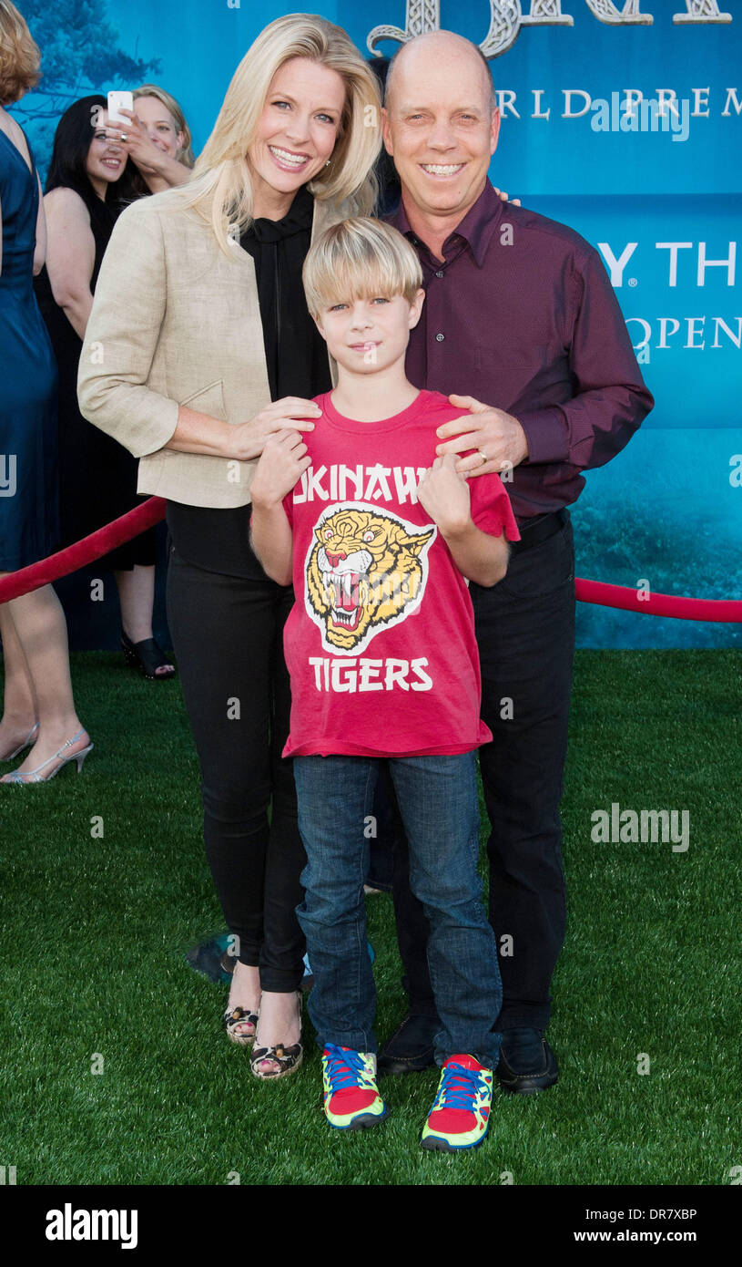 Scott Hamilton et de la famille 2012 Los Angeles Film Festival première de Disney's 'Brave' au Kodak Theater de Hollywood, Californie - 18.06.12 Banque D'Images