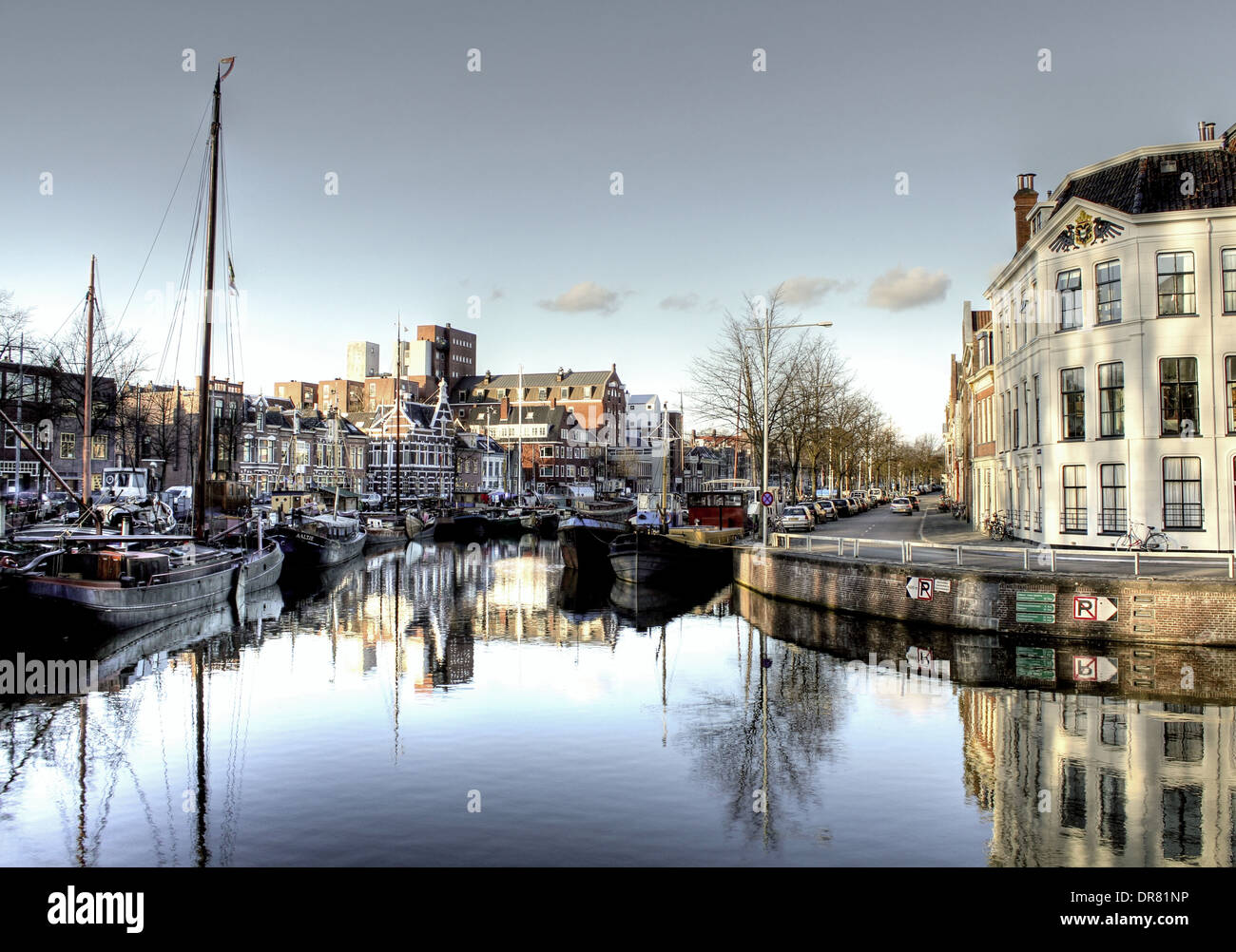 Canaux à Noorderhaven (nord du port) de Groningen, Pays-Bas Banque D'Images