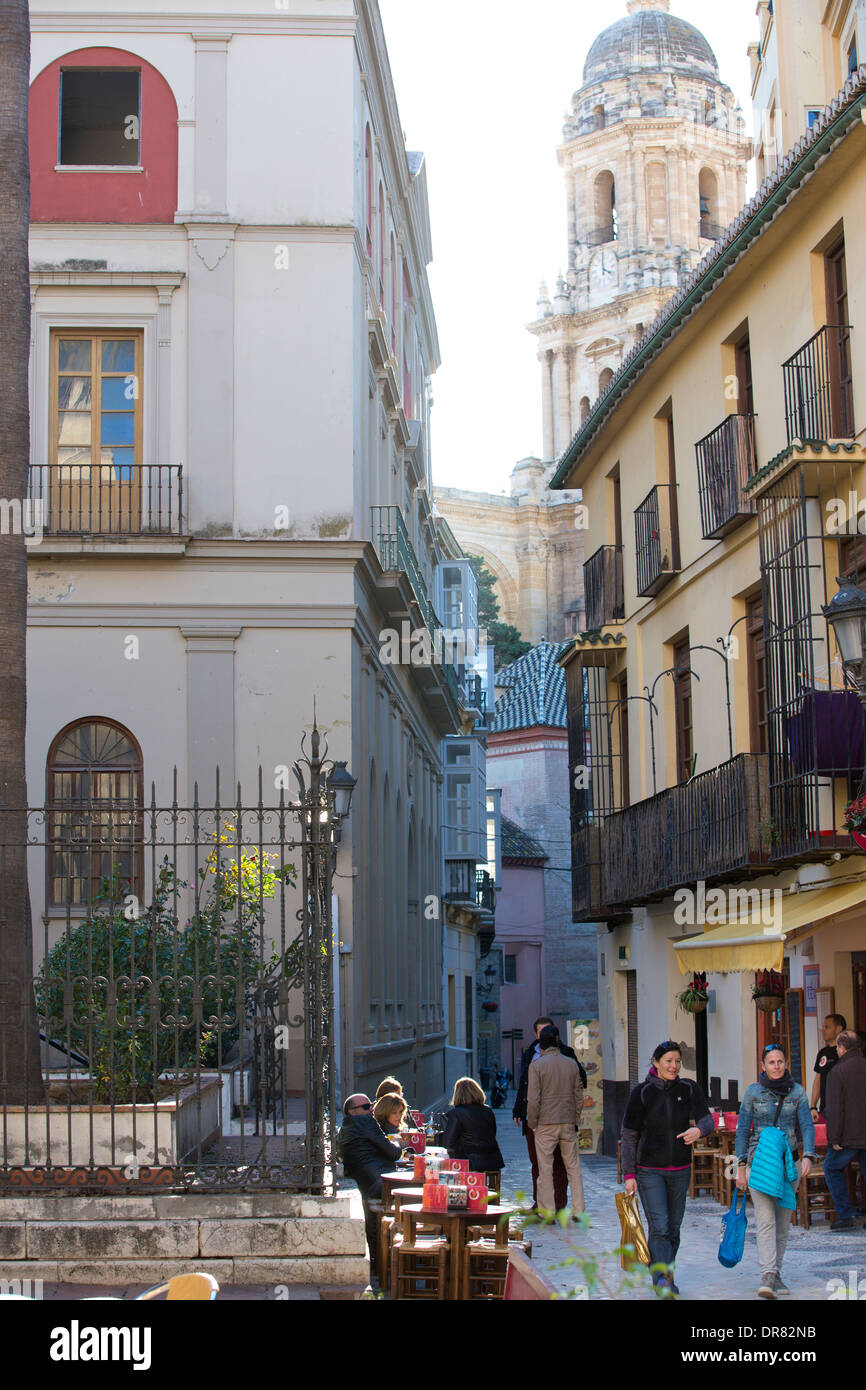 Calle San Agustin précédemment connu sous le nom de la rue des Chevaliers, la cathédrale de Spire donnant sur la rue, Malaga, Espagne Banque D'Images