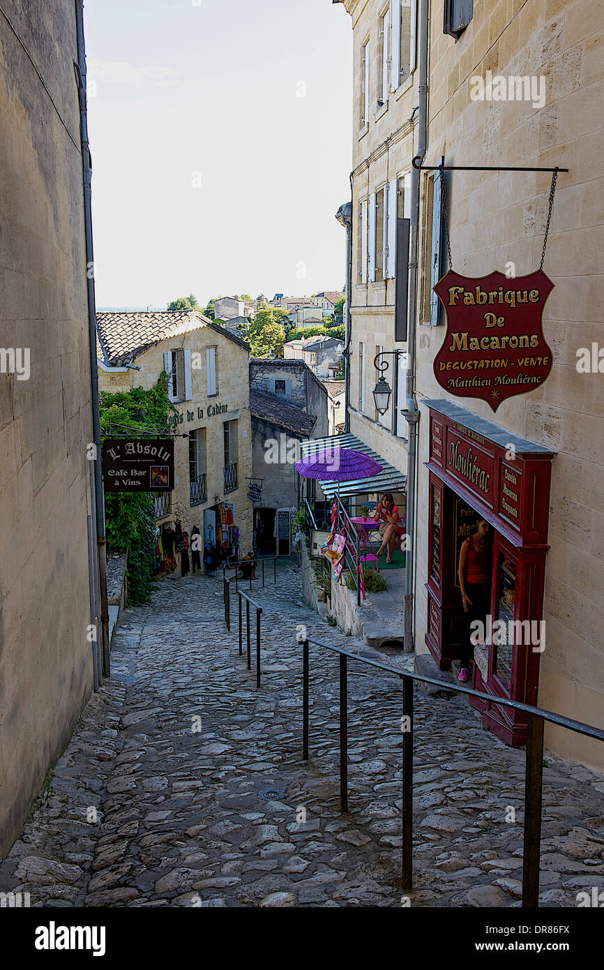 Rue pavée, à Saint-Emilion, France Banque D'Images