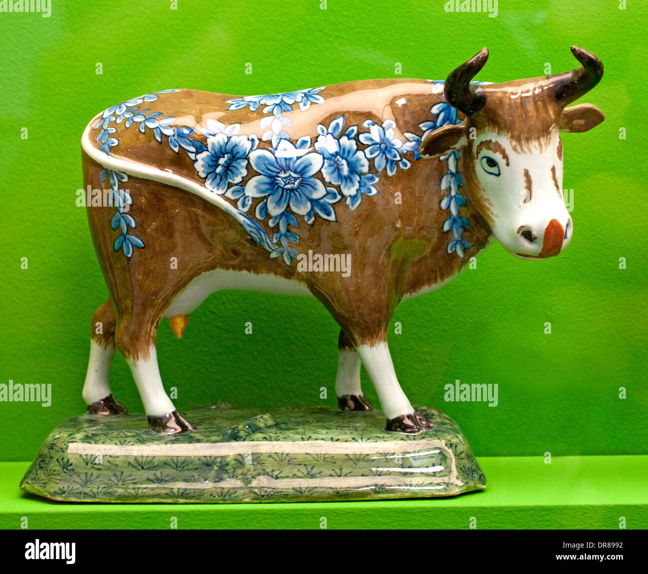 Les vaches vache Delft Delfts 17 - 18 ème siècle porcelaine delft Pays-Bas néerlandais Animaux Banque D'Images