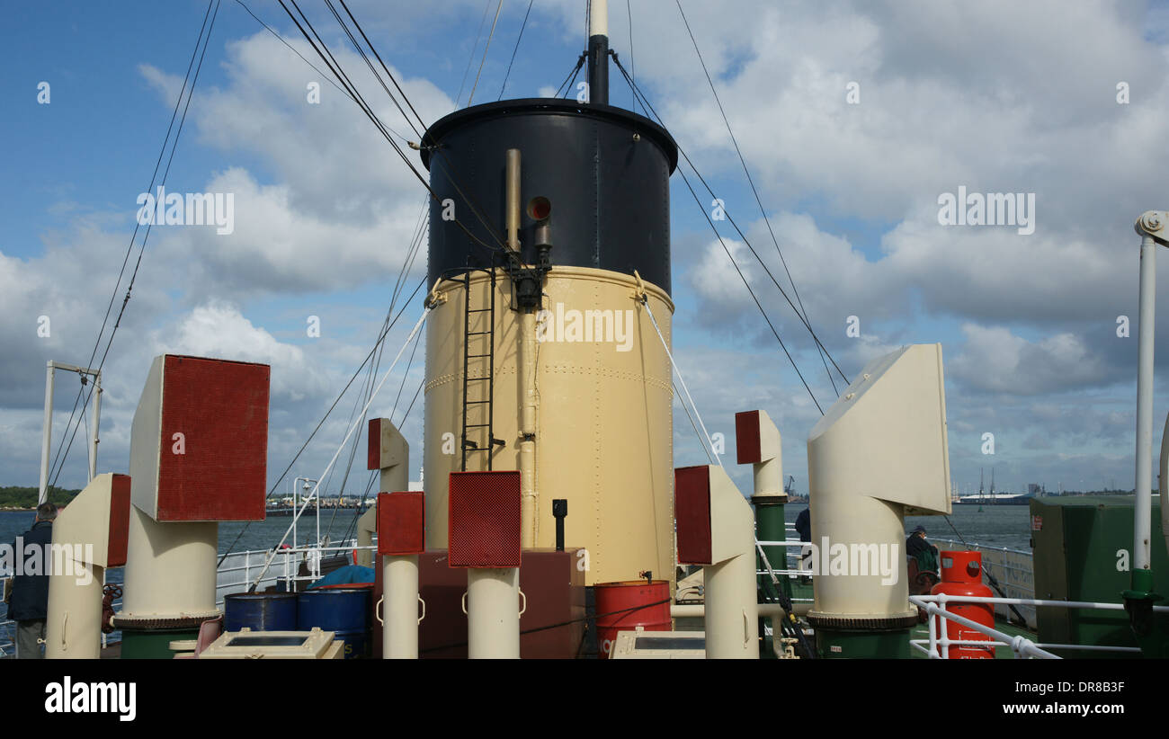 SS Shieldhall en cours - vue de la cheminée et de sifflets Banque D'Images