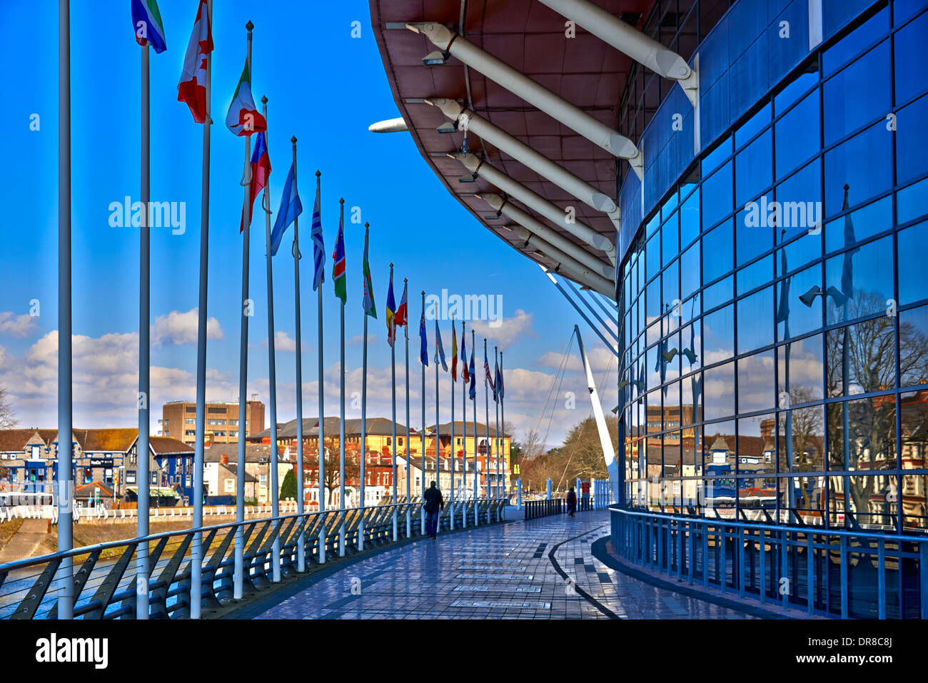 Le Millennium Stadium (Stadiwm y Mileniwm : gallois) est le stade national du pays de Galles, situé dans la capitale, Cardiff Banque D'Images