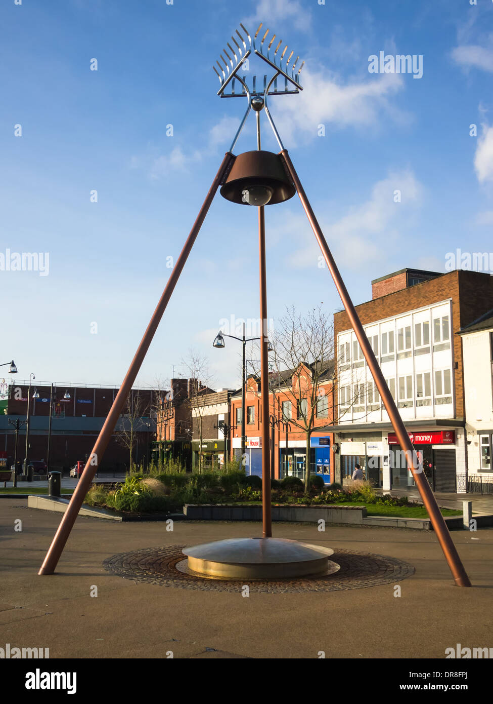 La fontaine de Moonraker, conçu par Terry Eaton et installé dans le centre-ville de Middleton, Manchester en 2001 Banque D'Images