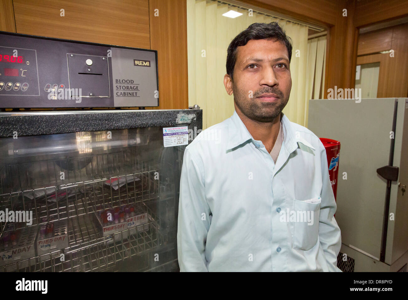 Spécialiste de l'hôpital du cancer à l'Ashram de Seva Muni Goraj, près de Vadodara, Inde Banque D'Images