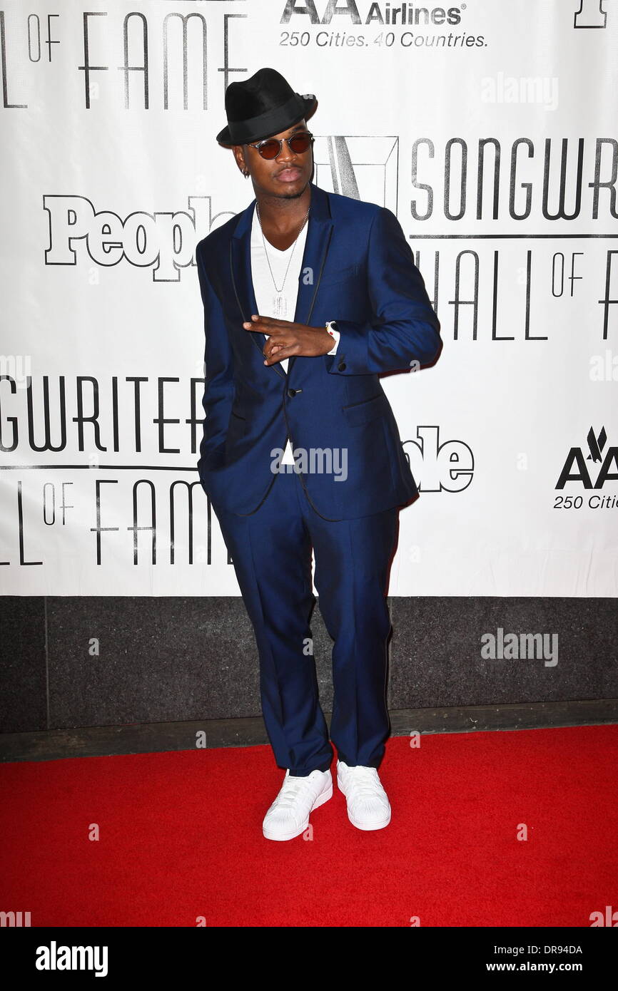 43e assemblée annuelle Ne-Yo Songwriters Hall of Fame de la cérémonie tenue au New York Marriott Marquis Hotel- arrivées. La ville de New York, USA - 14.06.12 Banque D'Images