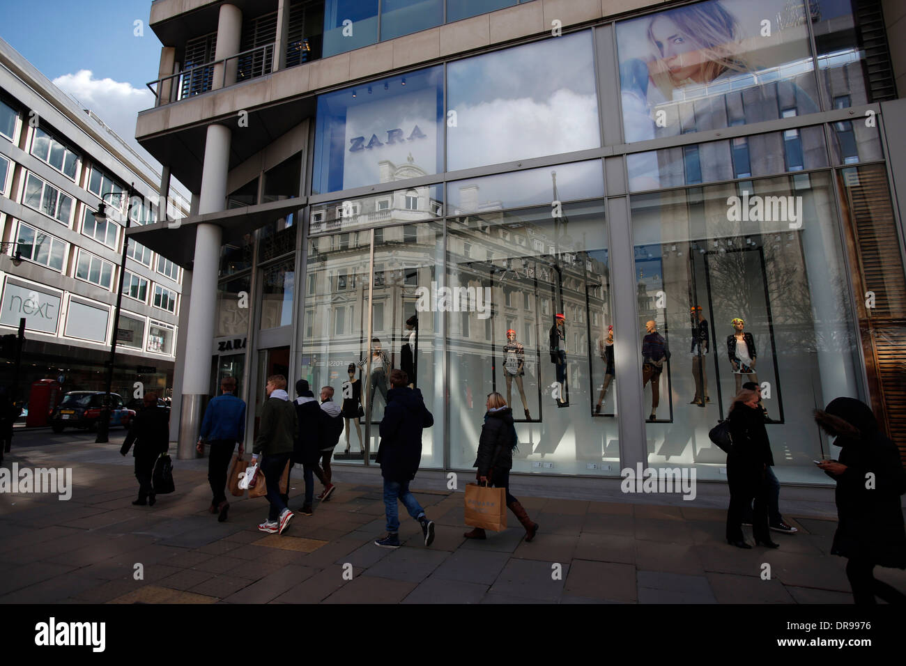 Boutique Zara à Oxford Street à Londres Angleterre 14 mars. Zara Inditex propriétaire Banque D'Images