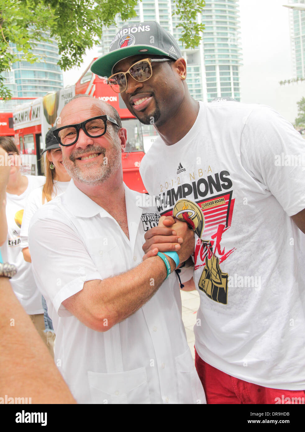 Dwyane Wade lors d'une victoire Miami Heat parade dans les rues de Miami, Floride, USA le 25 juin 2012. La chaleur a battu le Oklahoma Thunder pour gagner le titre NBA. Miami, Floride - 25.06.12 Banque D'Images