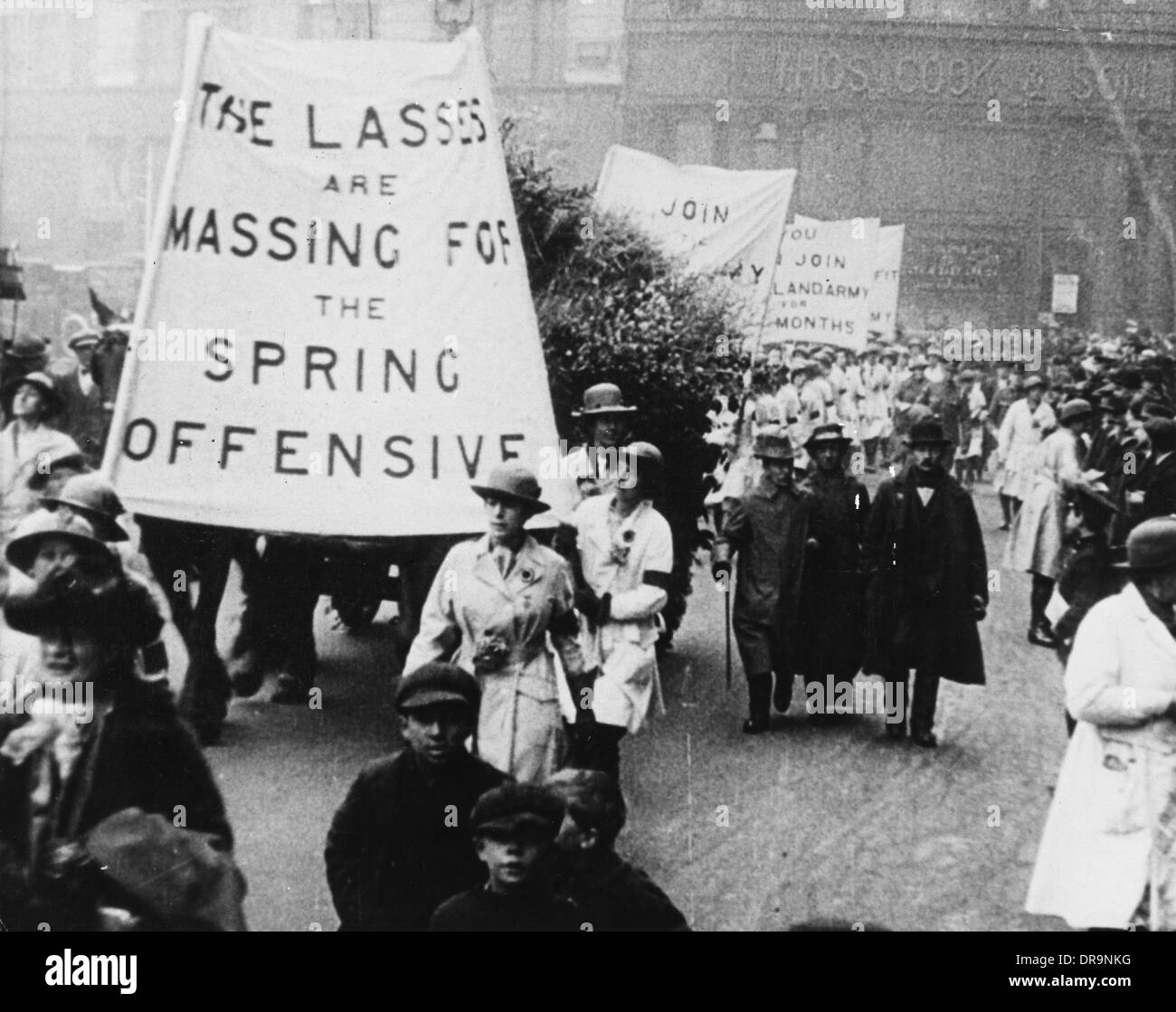 Recrutement de l'armée des femmes à la terre, 1917 parade Banque D'Images