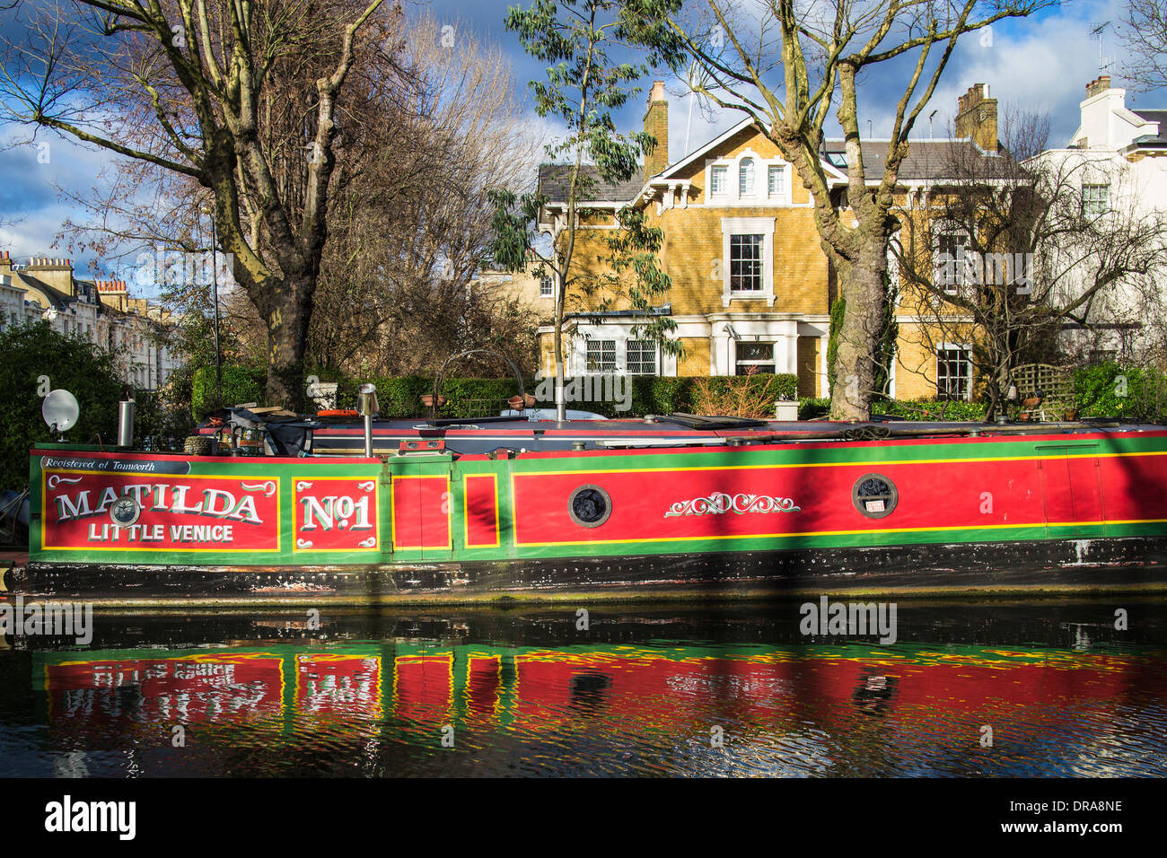 Bateau amarré à la petite Venise - Londres Banque D'Images