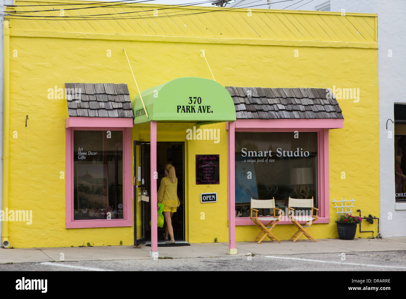 Le jaune vif store front dans village de Boca Grande à Gasparilla Island Florida Banque D'Images