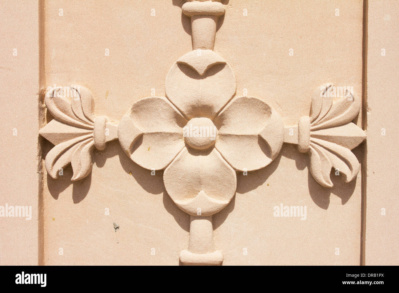 Flower design sur pierre dans nareli Jain temple Banque D'Images