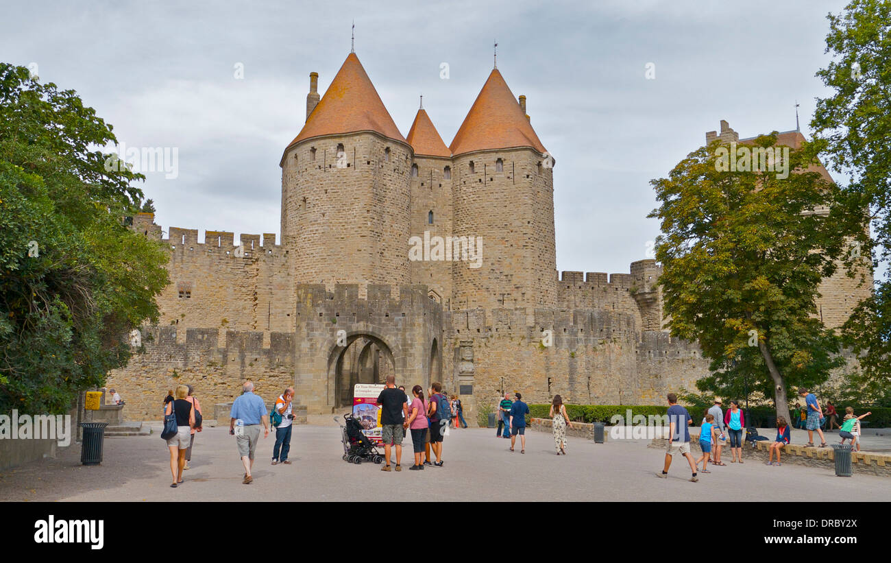 Entrée de Ville fortifiée historique de Carcassonne, dans le sud de la France Banque D'Images