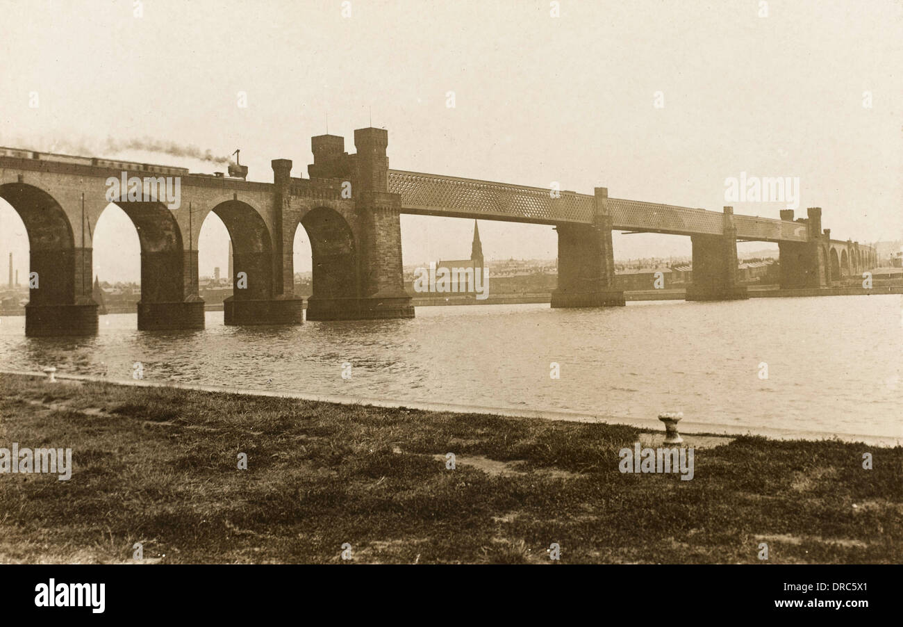 N° 10 Le pont ferroviaire sur la Mersey Banque D'Images