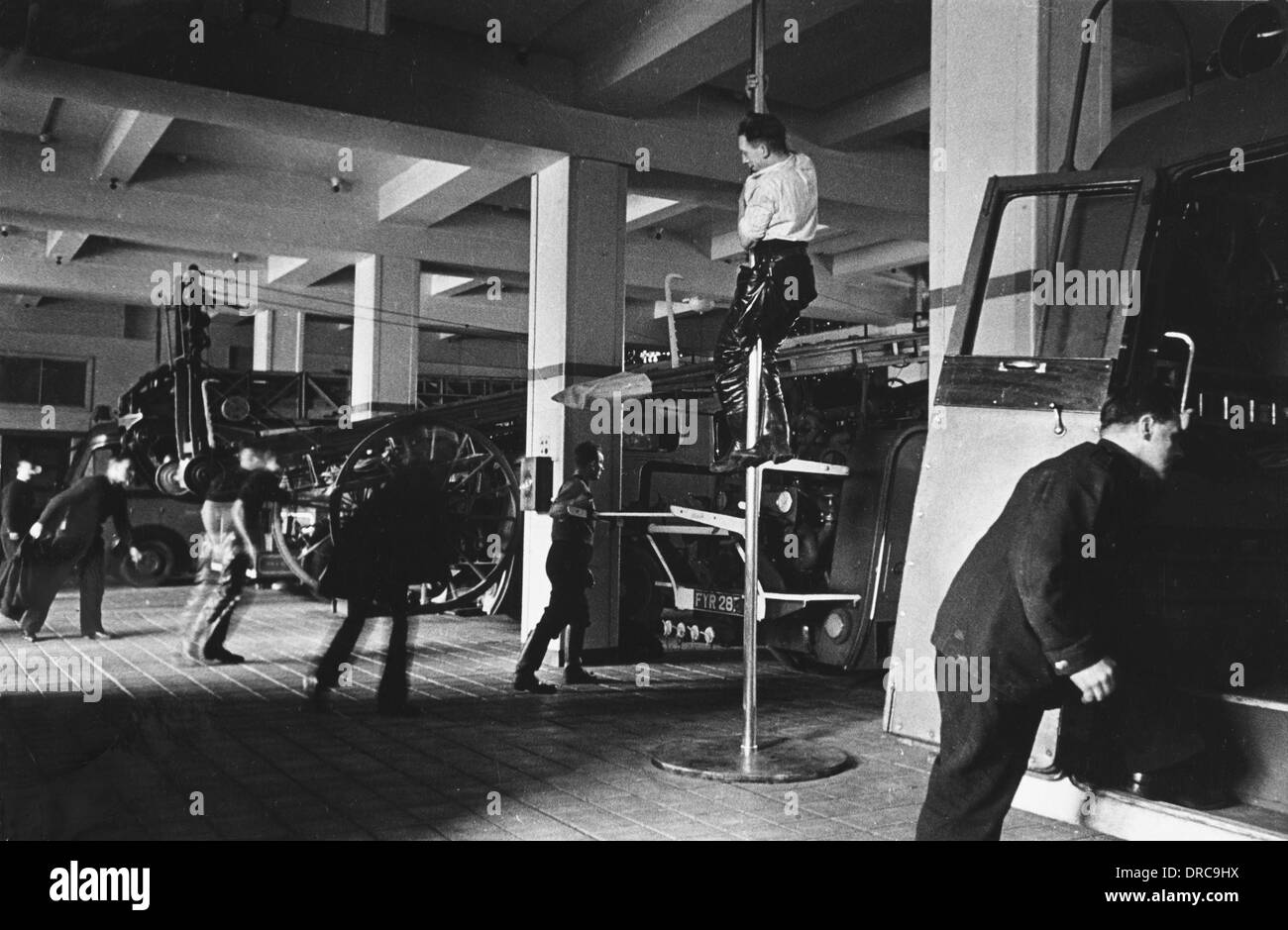 Pompiers Rusing WWII Banque D'Images