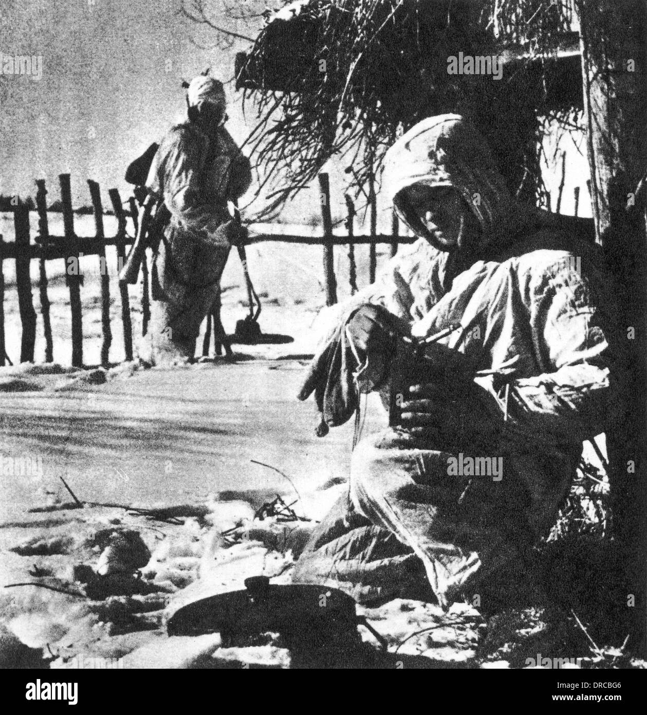 Soldats en hiver vêtement de camouflage, WW2 Banque D'Images