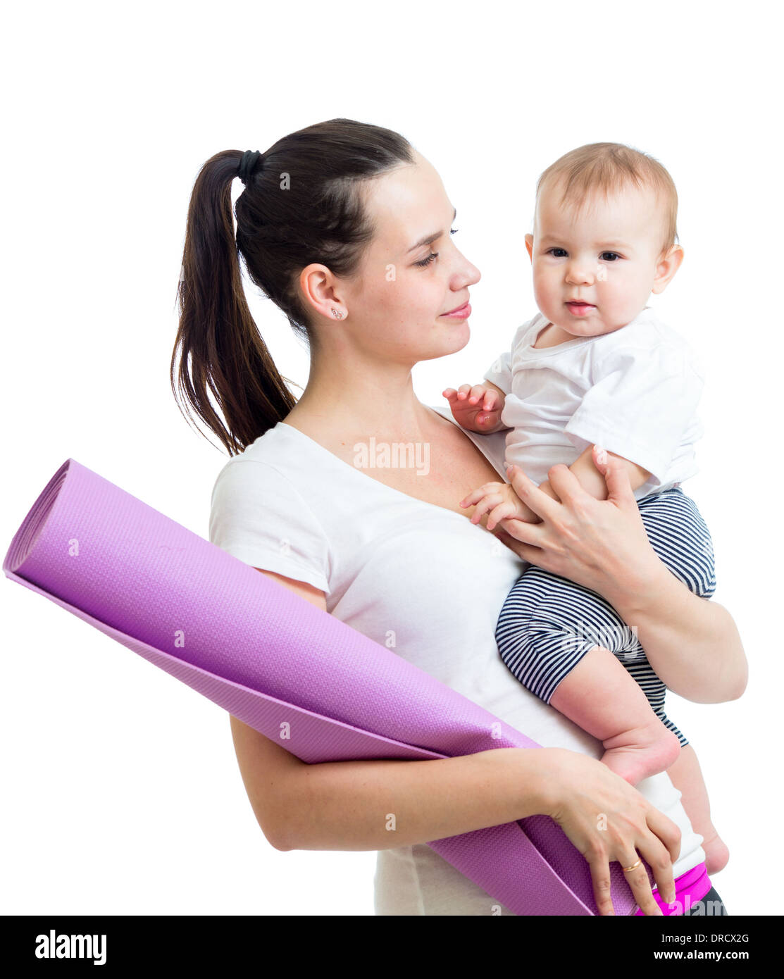 Maman va faire des exercices de remise en forme avec son bébé Banque D'Images