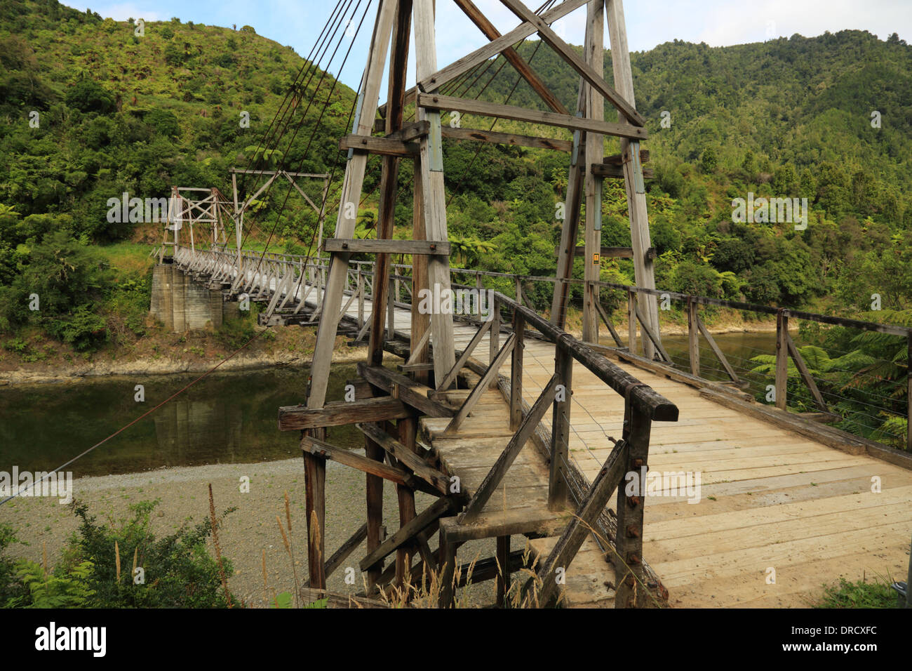 Tauranga Bridge, Waioeka Gorge Scenic Reserve et rivière, State Highway 2, à l'Est de la région du cap, île du Nord, Nouvelle-Zélande Banque D'Images