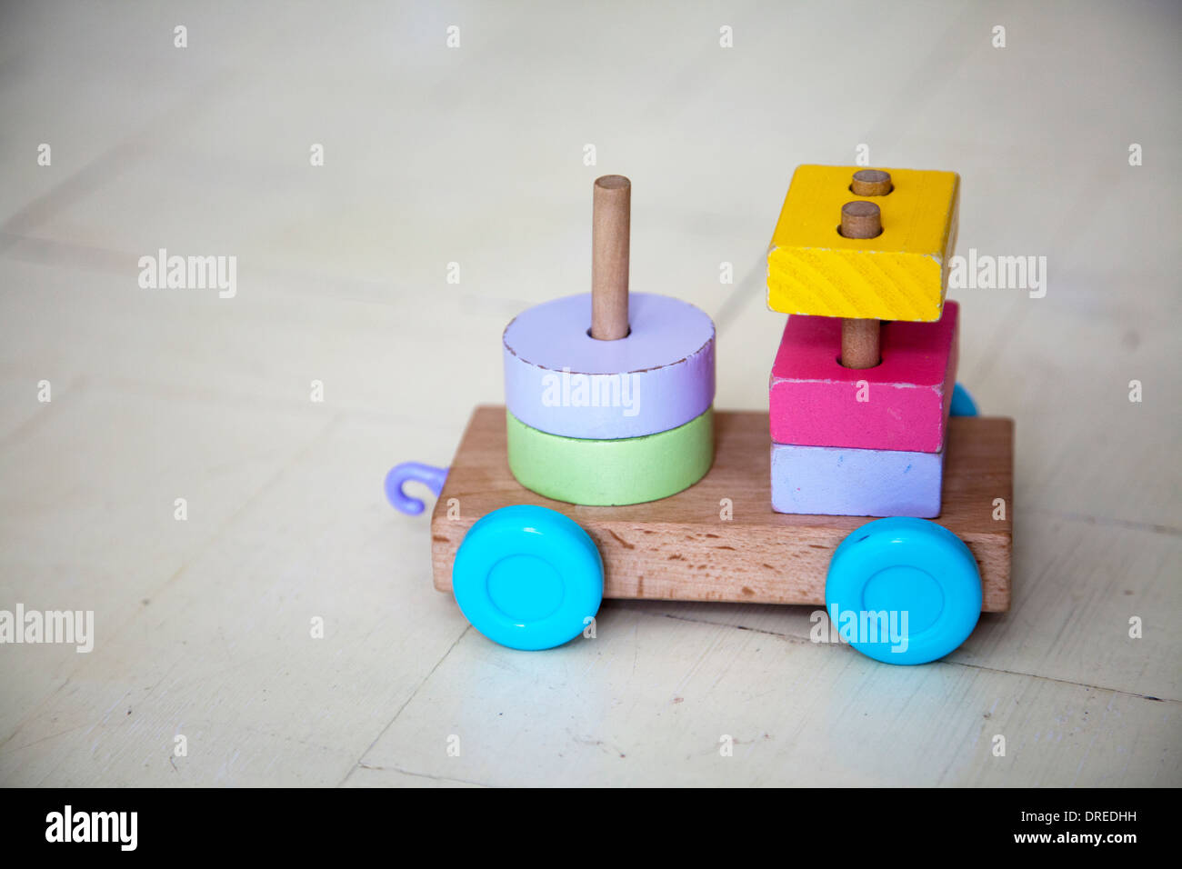 Puzzle en bois enfant jouet Voiture Banque D'Images