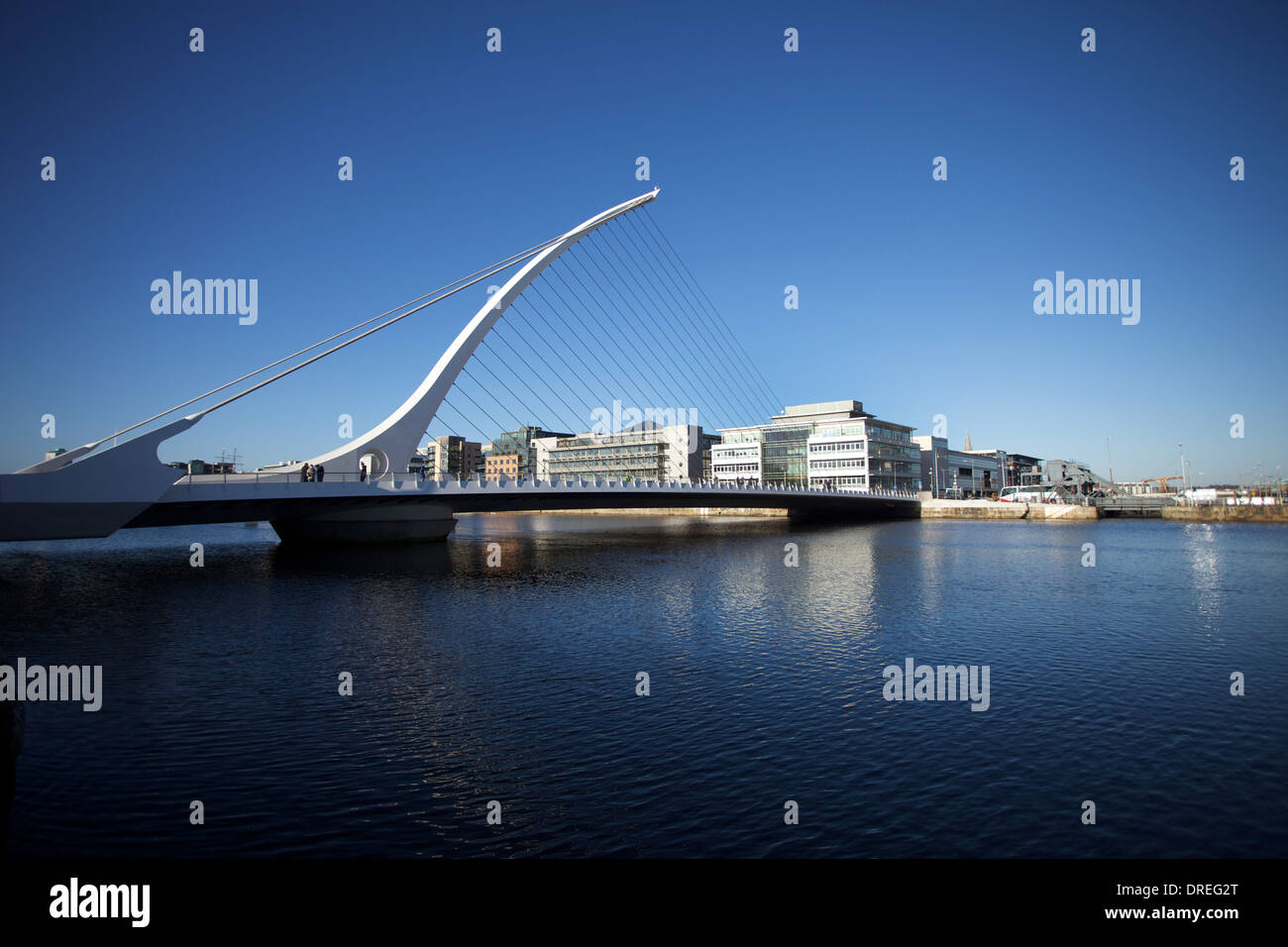 Samuel Beckett Bridge qui enjambe la rivière Liffey, dans la ville de Dublin, Irlande Banque D'Images