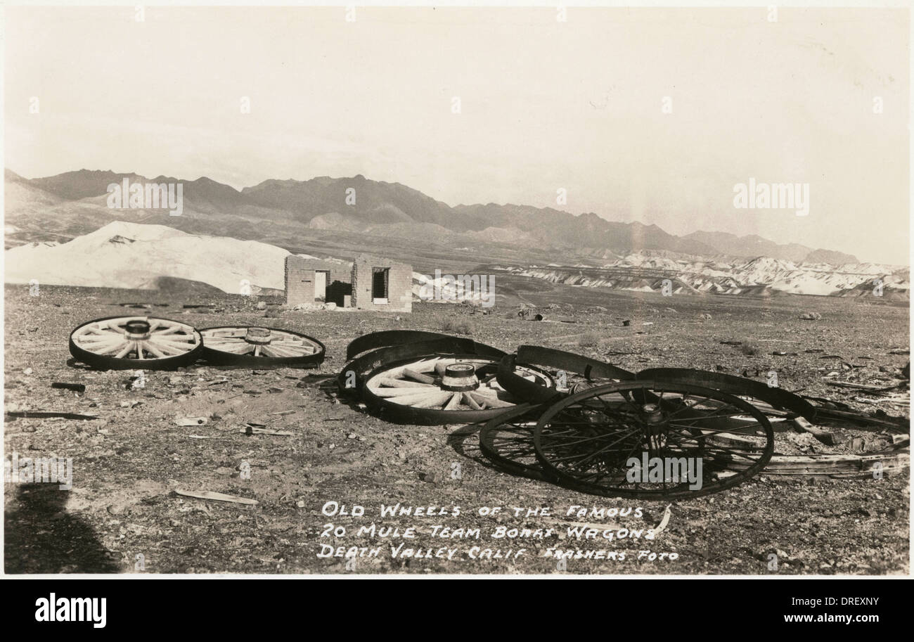 Les roues de l'ancien célèbre vingt mule team Borax Waggons Banque D'Images
