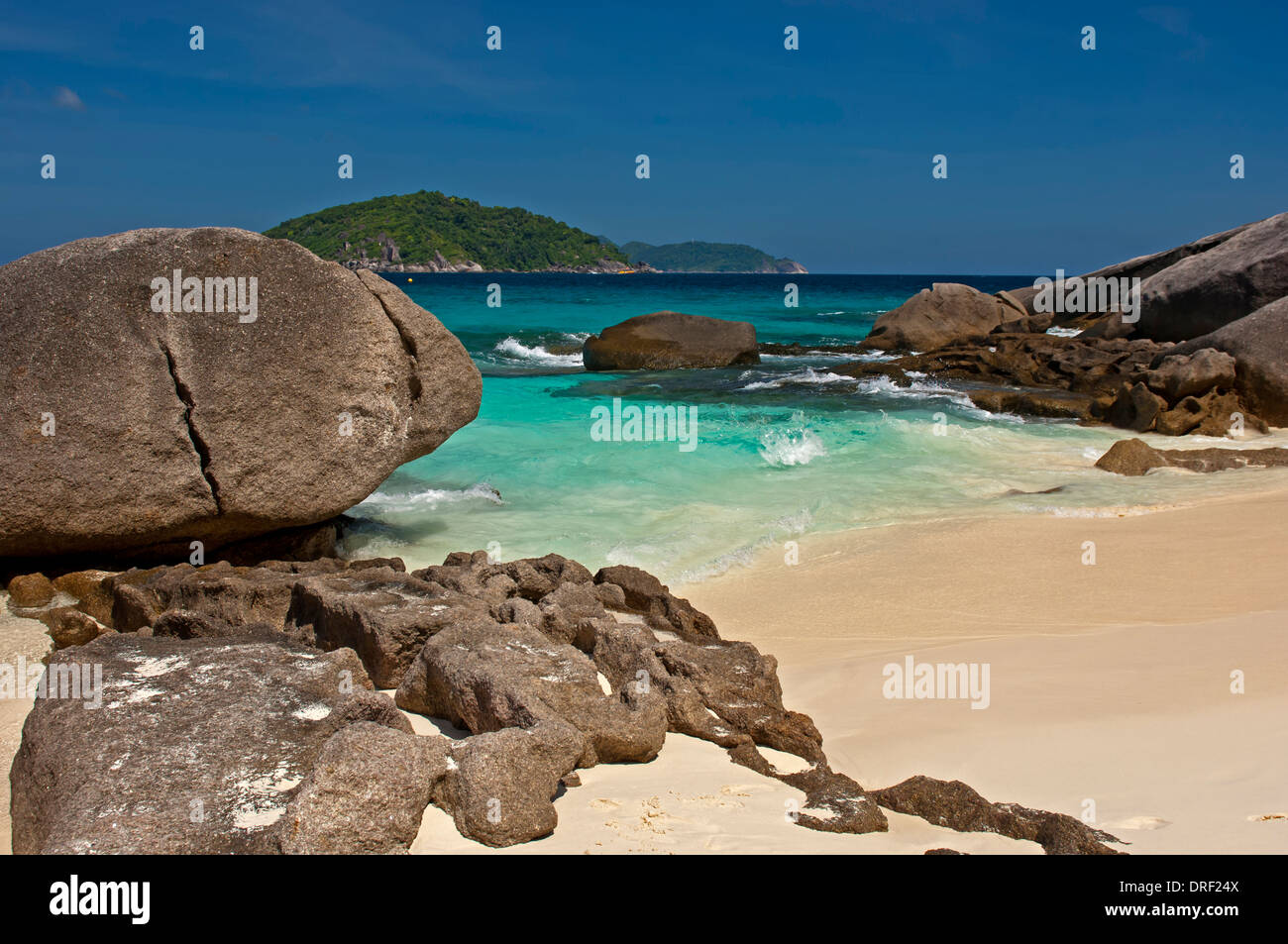 Baie pittoresque sur les îles Similan, Parc National de Mu Ko Similan, Thaïlande Banque D'Images