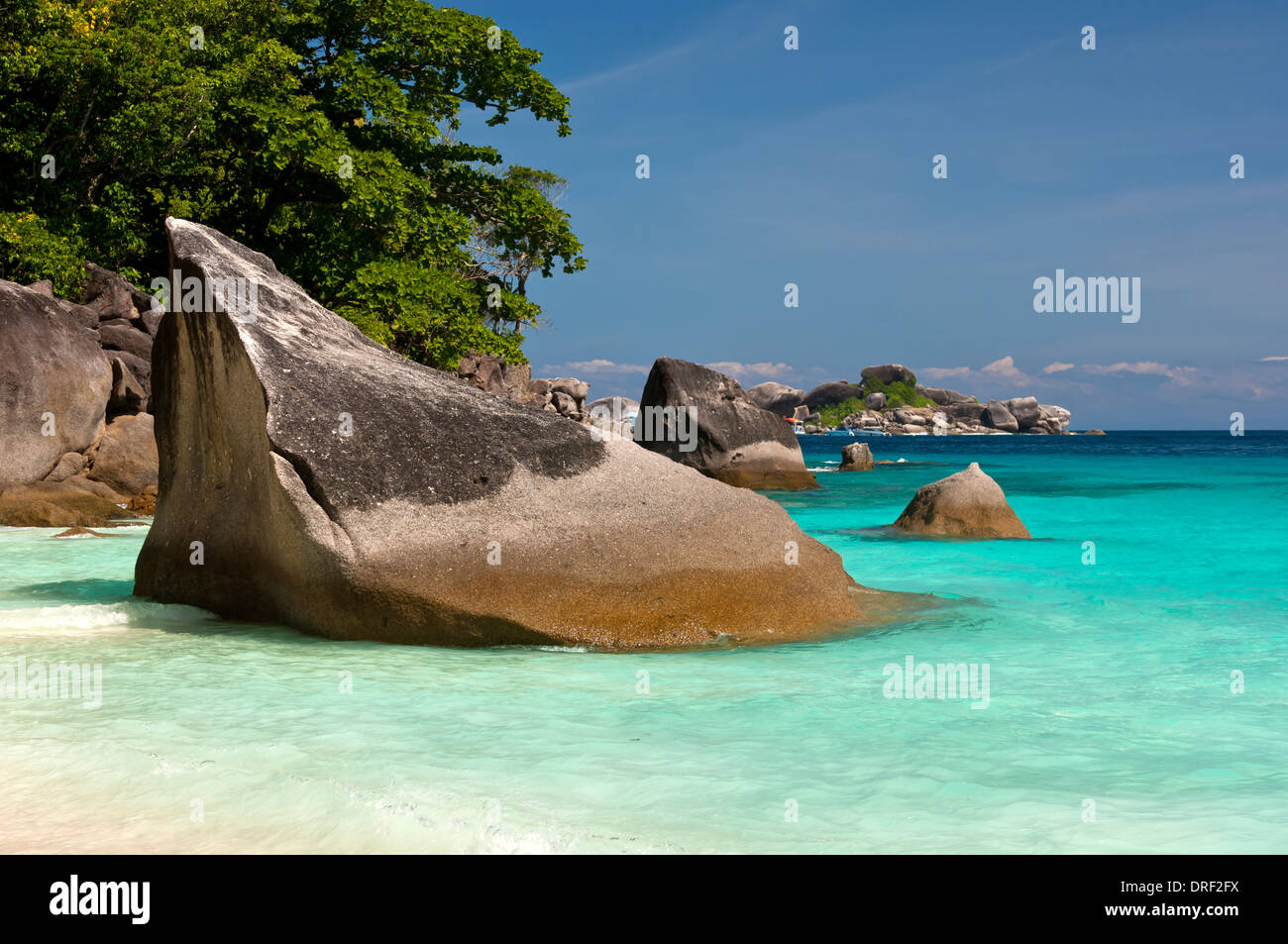 Les rochers de granit sur la côte de l'île de Koh Miang, Similan, Parc National de Mu Ko Similan, Thaïlande Banque D'Images