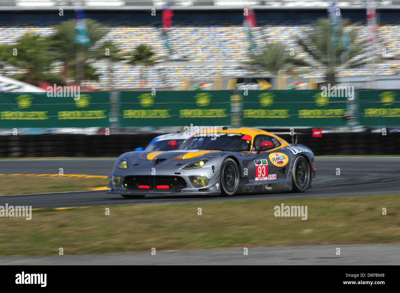 Daytona, USA. 23 Jan, 2014. Le Tudor United Formule 1 Championship Rolex 24 heures de Daytona pratique qui a été nouvellement formée par la fusion de la série Grand-Am et l'American Le Mans Series . # 93 SRT MOTORSPORTS SRT VIPER GTS-R VIPER V10 JONATHAN BOMARITO (USA) Kuno Wittmer (CAN) ROB BELL (GBR) : Action de Crédit Plus Sport/Alamy Live News Banque D'Images