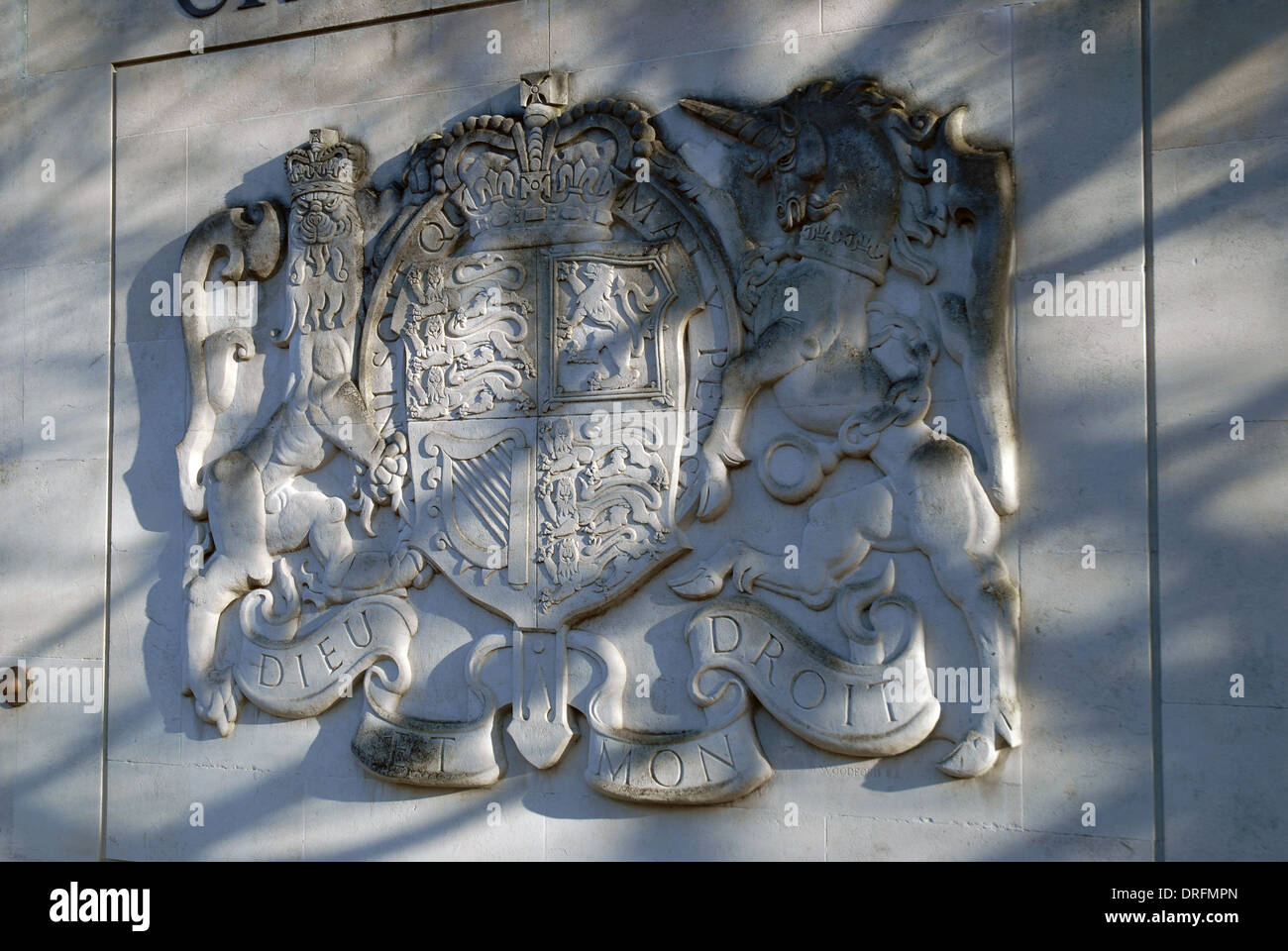 Armoiries royales du Royaume-Uni, Portsmouth Magistrates Court, Portsmouth, Hampshire, Angleterre. Banque D'Images