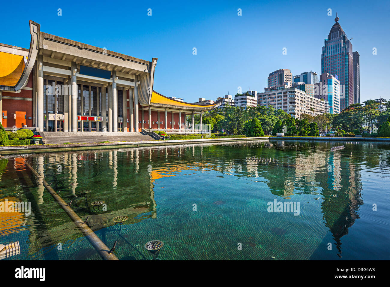 Taipei, Taiwan au Dr. Sun Yat-sen Memorial Hall fontaine. Banque D'Images