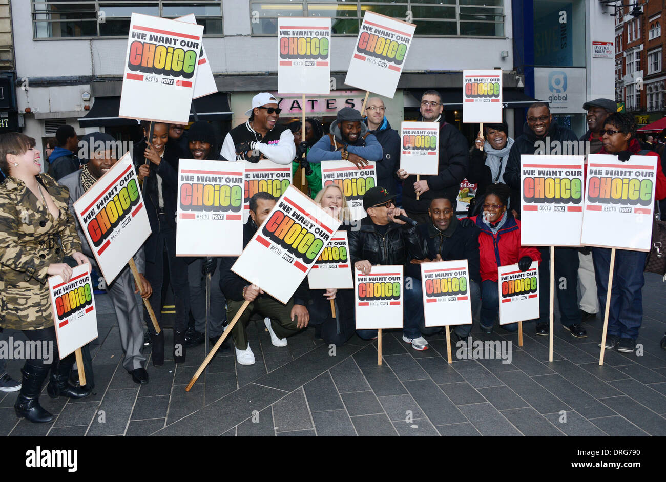 Londres, Royaume-Uni 25 janvier 2014:Supporters inscrivez-vous la communauté noire Nous voulons que nos choix à l'extérieur de la Radio Mondiale à Leicester Square à Londres. Photo par voir Li/ Alamy Live News Banque D'Images