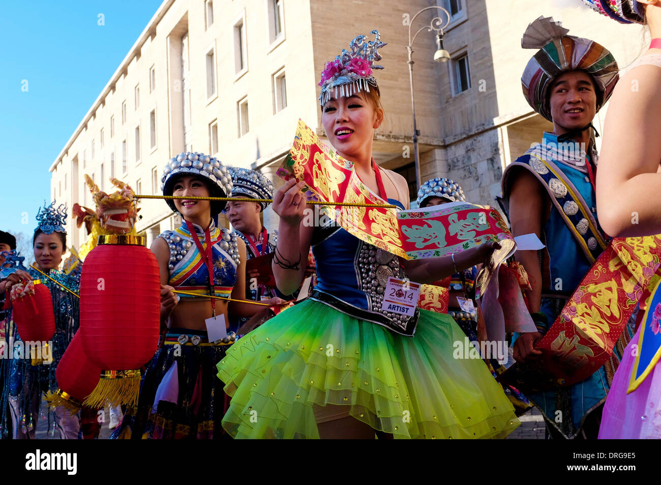 Rome, Italie 25 janvier 2014 Artistes Célébrez le Nouvel An chinois sur la Piazza Augusto Imperatore. Selon le calendrier chinois, c'est l'année de l'horse Crédit : Fabrizio Troiani/Alamy Live News Banque D'Images