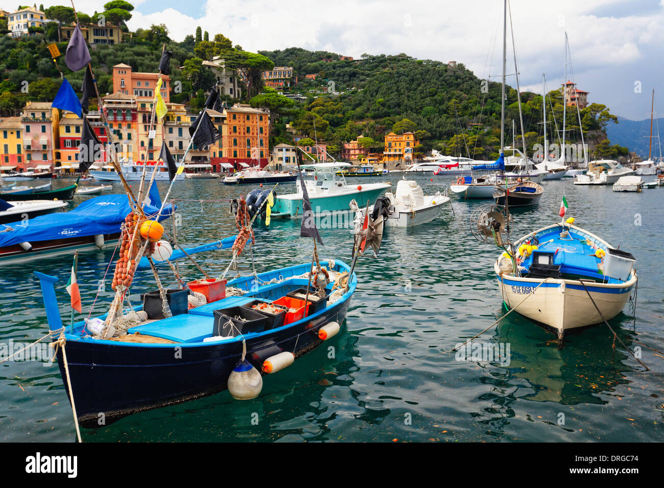 Les petits bateaux typiques de la Ligurie dans le port, Portofino, ligurie, italie Banque D'Images
