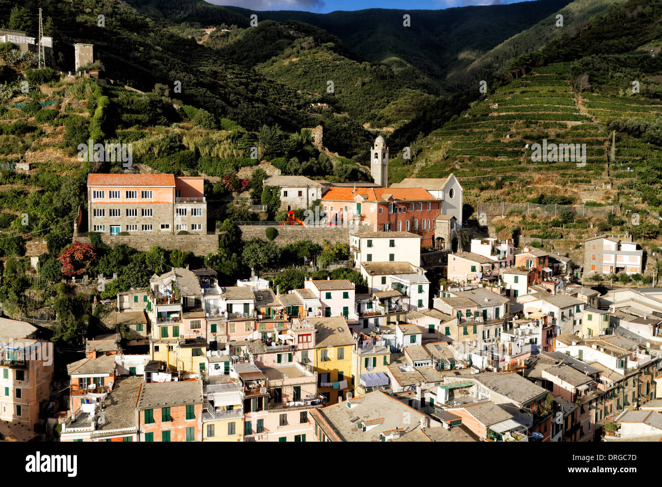 Portrait d'une petite ville sur les collines, Vernazza, Cinque Terre, ligurie, italie Banque D'Images