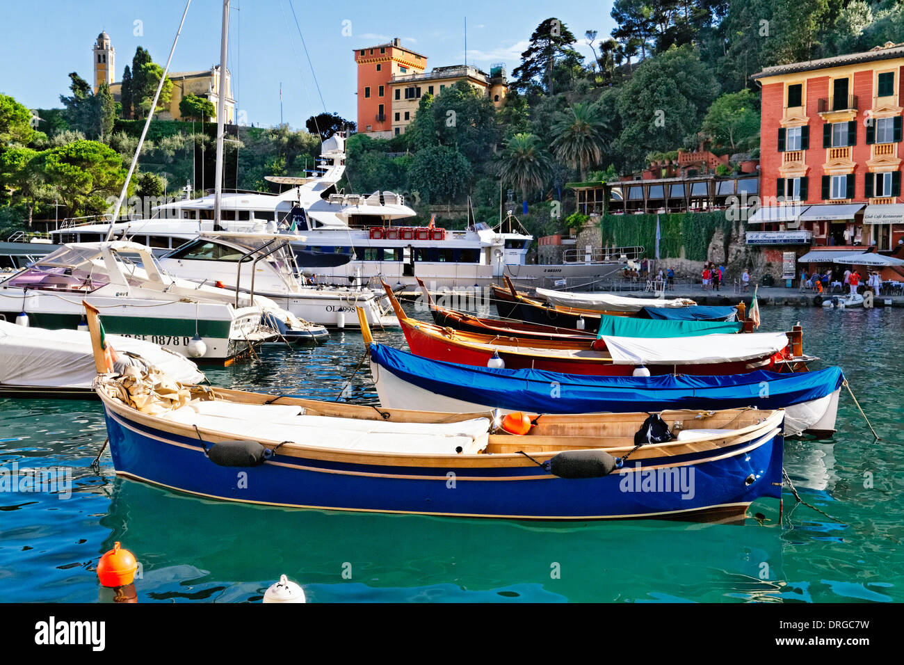 Bateaux dans le port intérieur de Portofino, ligurie, italie Banque D'Images