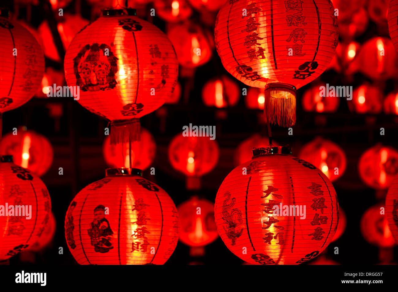 Lanternes chinoises pour le nouvel an chinois dans la nuit Banque D'Images