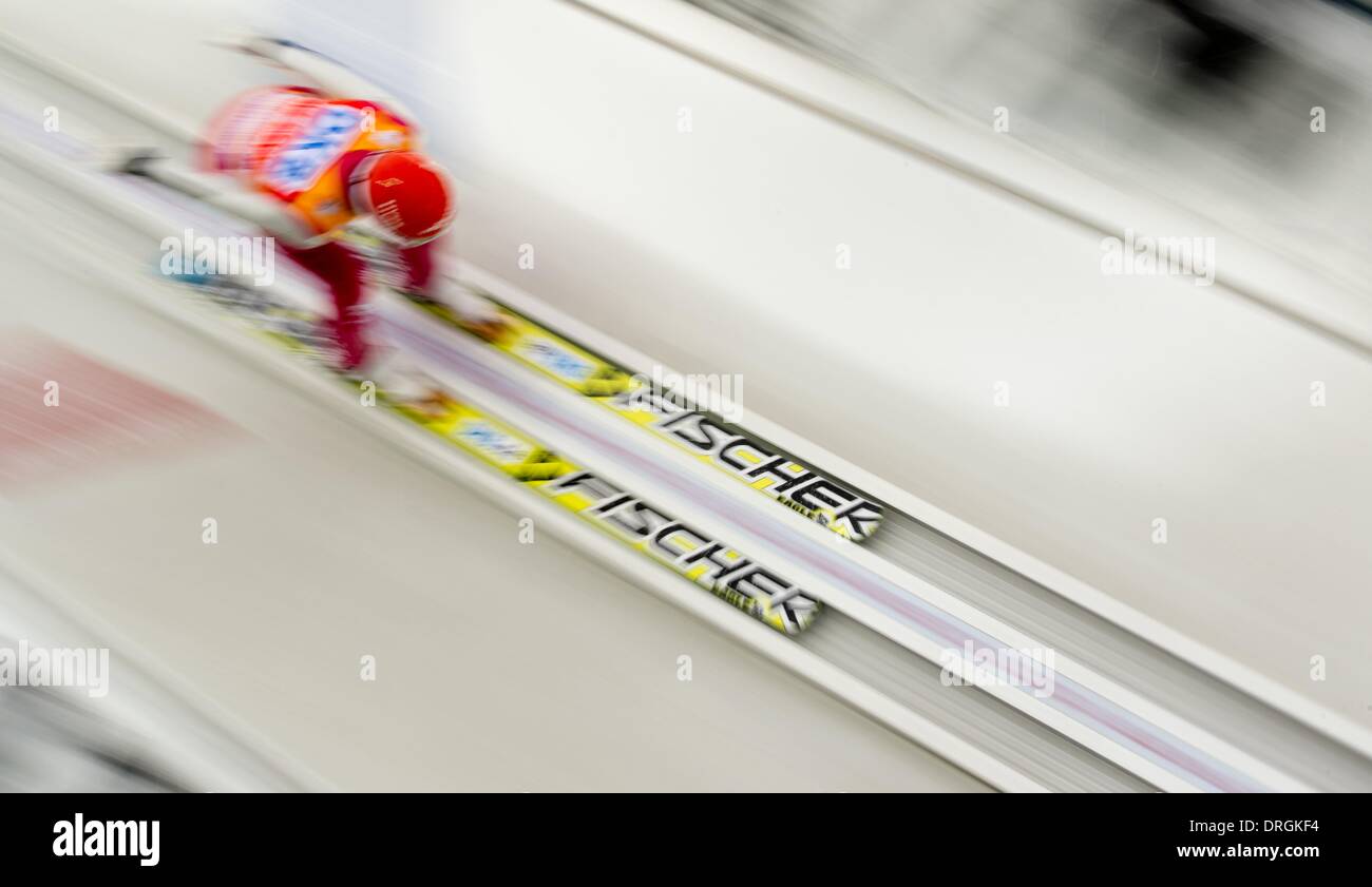 Oberstdorf, Allemagne. 26 janvier, 2014. L'Allemand Eric Frenzel saute lors de la Coupe du monde de combiné nordique à Oberstdorf, Allemagne, 26 janvier 2014. Photo : Sven Hoppe/dpa/Alamy Live News Banque D'Images